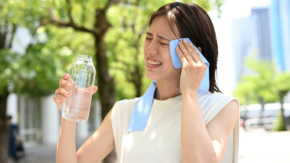 過去にない危険な暑さで発令される「熱中症特別警戒アラート」とは？熱中症が疑われるときの正しい応急処置
