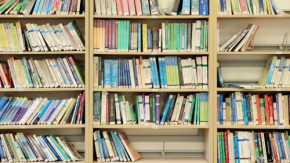 本を探しに行ったらAIが接客？名古屋の図書館で「AIアバターが音声案内」をスタートさせた理由