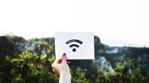 旅行先で『無料Wi-Fi』につなぐ時、パスワードを打たずに一瞬で繋げるカメラワザ！