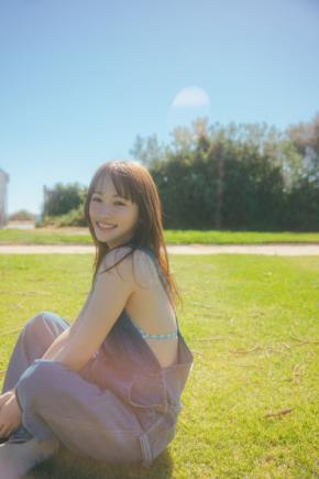 川栄李奈さん1st写真集! 美ボディが映える水着の先行カット大公開!