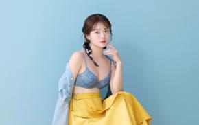 モデルの田久保夏鈴さんがランジェリーブランドのアンバサダー、大胆なチュールから繊細なレースのランジェリーを着こなす！