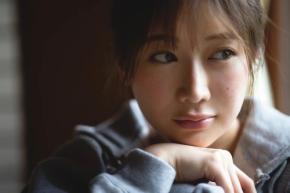 隠し切れないＧカップボディ披露！新海まきさん1st写真集の先行カット大公開！