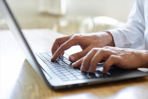 その1:定型作業と基盤管理の自動化「人がやらなくていいことは、機械に任せる」