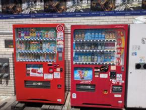 自動販売機は飲み物を売る機械ではなくなっていた【街で見つけたDX】