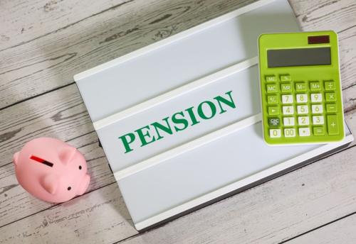 会社から「繁忙期だけ月収を5万円上げます」と言われ喜んでいた父。しかし「年金が減るかもしれない」と聞いて不安に…。数カ月だけ給与が増えた場合でも、在職老齢年金に影響するのでしょうか？