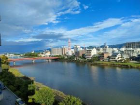 【高知県＝陸の孤島!?】「ドン・キホーテ」「東横イン」…なぜ高知は“大手チェーン”にとって「47都道府県制覇の最後」になるのか―“出店のハードルが高い”とされる理由を在住ライターが解説