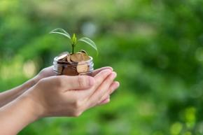 40代共働きで「貯蓄600万円」ですが、バブル世代の母に「私の頃はもっと貯金してた」と言われ怒り！ 当時は“金利6％”で「100万円が10年で150万円」…今は“0.5％程度”なら仕方ないですよね？