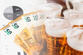 毎晩「第3のビール」を1本飲んでいます。2026年10月から「ビールは減税・第3のビールは増税」と聞きましたが、年間でどのくらい負担が変わるのでしょうか？