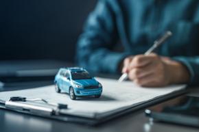 大学生ですが、車の購入を考えています。アルバイト収入しかないのですが、大学生でも自動車ローンを組んで車を買うことはできるのでしょうか?