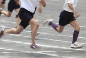 中学生で「体育祭5000円の打ち上げ」は贅沢すぎ!? SNSで「子どもがかわいそう」「親が出す前提が気に入らない」と賛否…今どき「焼き肉+ボーリング」なら妥当な値段? 子どもの“経験価値とのバランス”とは