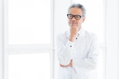 「退職金2000万円+iDeCo500万円」を同年に“一時金受取”して後悔…「年金15万円」なのに、税金が“100万円以上”も急増!? 受取時期はズラすべき?「退職所得控除オーバー」の罠