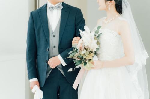 友人が「結婚式参列」を当日ドタキャン!“料理・引き出物”はキャンセル不可で「1人3万円」ほどなのに、相手からは1円ももらえず…催促するのは“非常識”ですか? 今後の付き合いのために我慢すべきでしょうか?