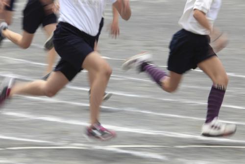 中学生で「体育祭5000円の打ち上げ」は贅沢すぎ!? SNSで「子どもがかわいそう」「親が出す前提が気に入らない」と賛否…今どき「焼き肉+ボーリング」なら妥当な値段? 子どもの“経験価値とのバランス”とは