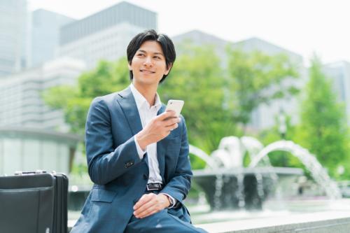 大学生の息子が「県庁」と「民間企業」の両方から内定をもらいました。提示された年収は「県庁:360万円」と「民間企業:400万円」。40歳になったときも民間企業の方が高いのでしょうか?