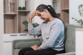 夫が亡くなり「遺族年金」でギリギリの生活を送る50代の母。実は条件を満たせば「毎年約64万円」も上乗せされる「中高齢寡婦加算」という制度があるのに、役所は教えてくれないって本当!?