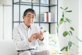 父はスマホを月5GBほどしか使わないのに、毎月「8,500円」ほど払っています。同じくらいしか使わない友人は「月1,000円台」だそうですが、なぜこんなに差が出るのでしょうか?