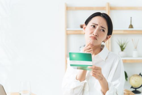 テレビを処分したのに、「NHK受信料」が口座から引き落とされ続けています。解約手続きをしたら、いつどのように精算されるのでしょうか?