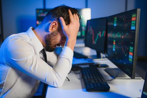 「FXで3000万円溶かした」はナゼ起こる?「上がったら売るだけ」の“単純作業”と過信した夫が、全財産を失うハメに!?「自分だけは勝てる」と思いこむ“心理の罠”と、夫婦の財産の行方