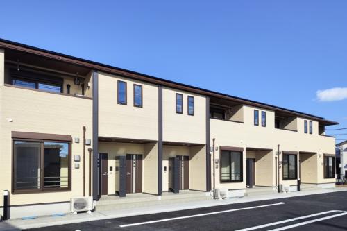 現在無職ですが、失業給付や貯金はあります。公営住宅は収入が少ない人向けというイメージがありますが、無職でも申し込みできるのでしょうか?
