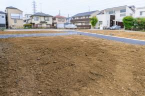 近所の人から、相続した土地を「1800万円なら買いたい」と言われました。不動産会社を通さず直接売る場合、どんな点に気をつければよいのでしょうか?