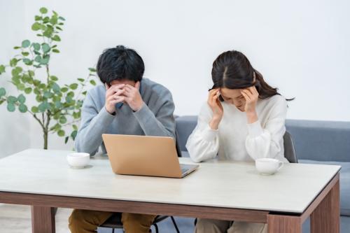 夫は「年収500万円」で私は“週5パート”ですが、母に「お父さんも年収500万円だったけどやりくりしてた」「児童手当もあるのに」と言われショック!“母の時代”より物価も上がってるのに、私の努力不足なんですか?