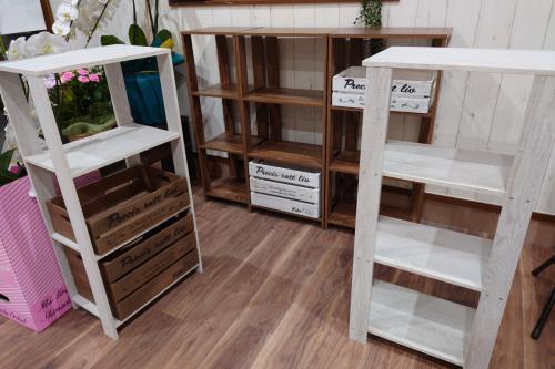 「1万円」の棚なのに、組み立てを頼むと追加で「5000円」…。妻は「時間と手間を考えれば安い」と言いますが、家具代の半額を払うほどのメリットはあるのでしょうか?