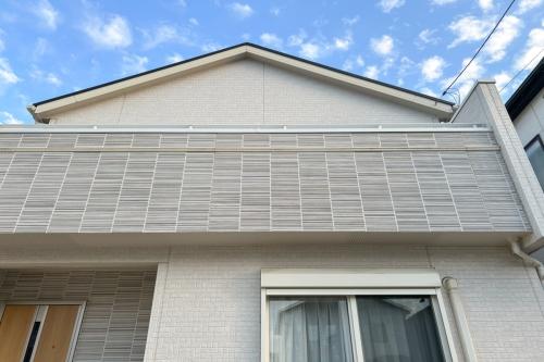 50代独身、老後資金として「2000万円」を貯めています。姉から「おひとりさまなら、賃貸より持ち家のほうが安心」と言われましたが、せっかく貯めた老後資金を取り崩してまでマイホームを買うメリットはあるのでしょうか？
