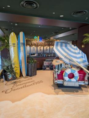 約200gのホットドッグやルーベンサンドでアメリカ旅行気分！一周年の「1955 東京ベイ by 星野リゾート」で夏を満喫
