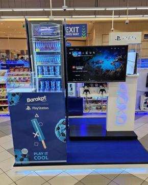 ドバイで食べられる「青い電撃が僕を責める」味！実はPlayStationとの公式コラボだった