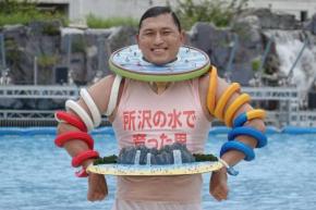 オードリー・春日俊彰さんが「西武園ゆうえんち」プールの化身に！一風変わったプールアトラクションの数々を体を張って実演