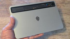 Snapdragon 8 Elite搭載のコンパクトゲーミングタブレット「REDMAGIC Astra」レビュー