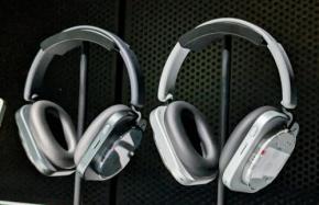 Nothing初のオーバーイヤーヘッドホン「Nothing Headphone (1)」が8月28日発売へ 透明デザインで物理キー操作に特化したユニークなヘッドホン