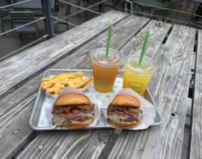日本でアメリカ本場の味を堪能!? 秋限定の「サウザンバーベキュー」をShake Shack外苑いちょう並木店で食べてみた！