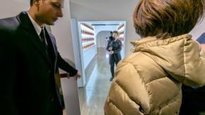 プレゼントボックスを開けたらスピークイージーが出現! 渋谷キャストで「ウッドフォードリザーブ」のイベントが開催中