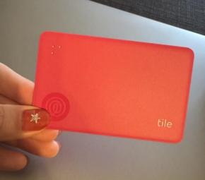 年末年始の飲み会シーズン、ついうっかり…な忘れ物を防ぐ!「Tile Slim」が便利すぎる