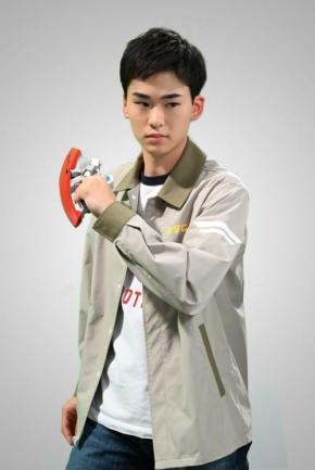 シリーズ原点的挑戦作『ウルトラマンオメガ』最終話で感じた絆！ホシミ コウセイ役：吉田晴登インタビュー「どんな時も安心するヒーロー、それは笑顔でいること」
