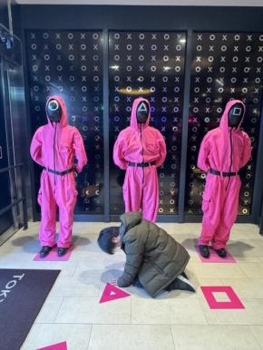 カラフルな世界観の中で“イカ”れたゲームたちに挑む！「Netflix 渋谷リアル・イカゲーム」で悪戦苦闘してきた【動画】