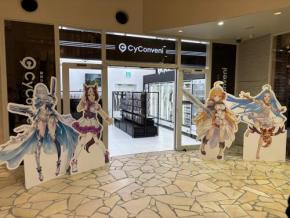 Cygamesの“コンビニ”が本日オープン! ドリンク缶型アクスタにビニール傘まで……「CyConveni」内覧会に潜入してきた
