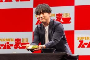 グルテンフリーで栄養たっぷり!山下健二郎が「スーパー麺」でオリジナルレシピを考案「キャンプ場でもお手軽に」