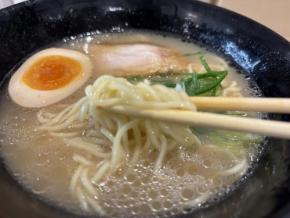 ちょうどいい旨さの到達点! 「はま寿司」の新作「牛骨白湯ラーメン」が旨い!