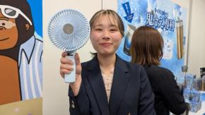 チョー強力な“ゴリラモード”搭載 デカすぎるハンディファン「ゴリラの扇風機」が発売