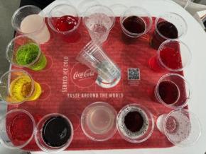 ラスベガスで世界横断14カ国のコカ・コーラ系ドリンクを飲み比べレビュー!「かき氷のシロップ」「グレープフルーツの皮の味」他多数