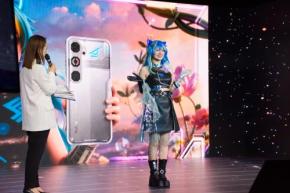 5万円台で“勝てるゲーミングスマホ”「nubia Neo 5 GT」の発表会で東雲はるがコスプレ姿を披露!