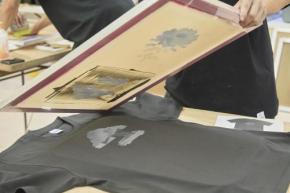 星野源らのアートワークを手がける大原大次郎ら5名が参加。自分だけの1着を作る「約束で買えるTシャツ店」が原宿で開催
