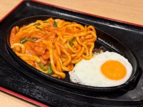資さんうどんの地域限定メニューとして「ナポリタンうどん」が登場！ 食べてみた結果