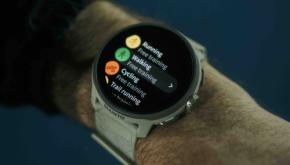 スポーツウォッチのスントから、ランニングに特化した最新ウォッチに新色２タイプが登場。