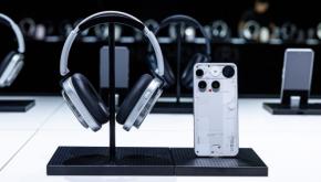 英国テックブランド「Nothing」から新作スマホ Phone (3)登場。同時発売の Headphone (1)も見逃せない!