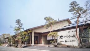 キャンプ場+温泉+アウトドアショップ。熊本の複合スポット「城南天然温泉 かたるの森」【お風呂に入れるキャンプ場FILE #49】