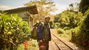「ジムマスター」定番人気のキルティング × クレイジー柄で、カジュアル旅スタイル。