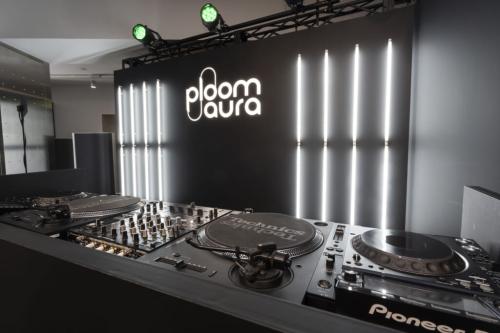 Ploom × NAKED, INC. ポップアップストア渋谷の3Fミュージックブース